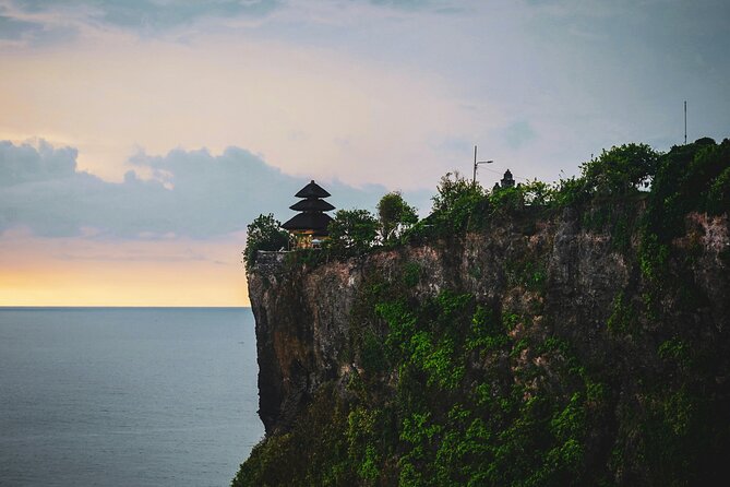 Full Day All Inclusive Uluwatu South Bali Private Tour - Lunch with Indonesian food between the sights