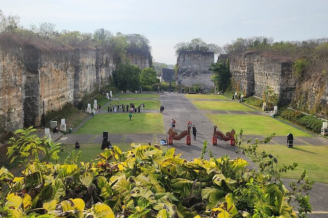 Full Day All Inclusive Uluwatu South Bali Private Tour - Uluwatu Temple above the Indian Ocean