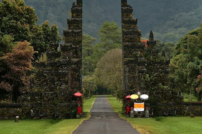 Full Day Bedugul and Tanah Lot Tour - Most Scenic Site - Handara Gate, Bali’s quick photo stop
