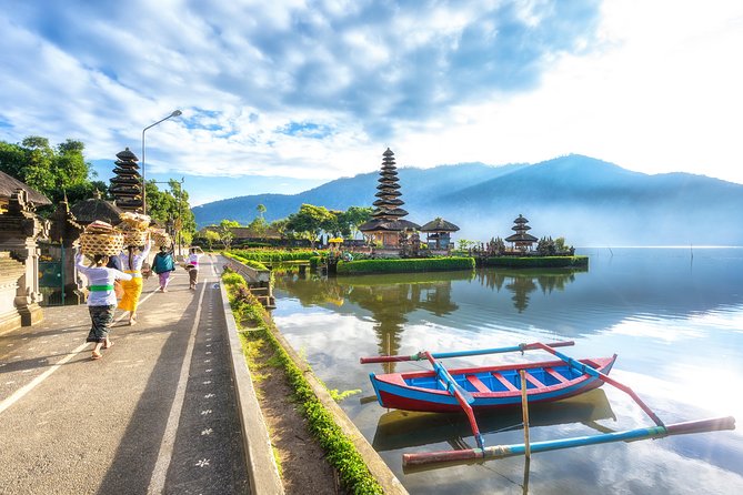 Full-Day Tour to Water Temples and UNESCO Rice Terraces in Bali - How the guide shapes your day