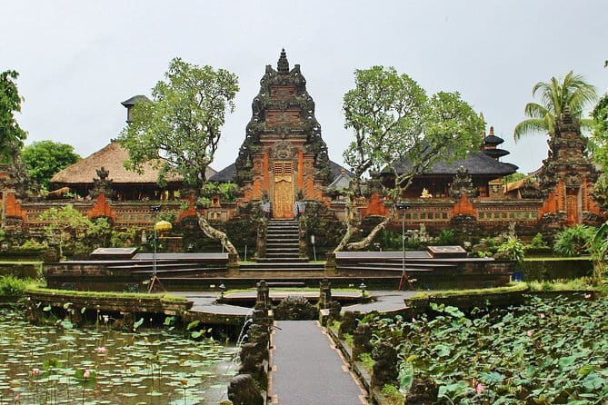 Full Day Ubud Tanah Lot Uluwatu All Inclusive Private Tour - The Kecak and Fire Dance gives the evening a strong finish