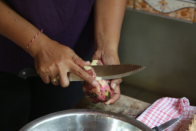 Gianyar Market Visit & Cooking Class in Ubud with Kadek & Putu - Cooking With Putu at the Family Compound