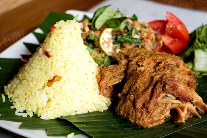 Half-Day Ubud Heritage Food Tour - Following Balinese food from market stall to rice field