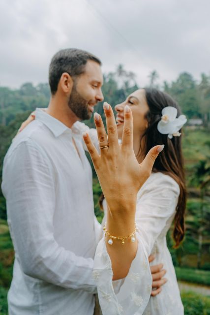 Hire Bali Private Professional Photographer with Edit Photos - Timing, clothing, and practical preparation