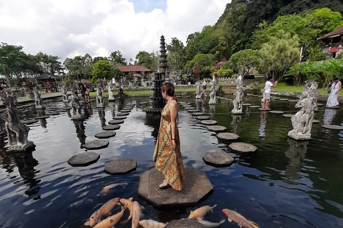 Instagram Tour Popular Spot in Bali - Private & All-inclusive - Tukad Cepung Waterfall inside the canyon