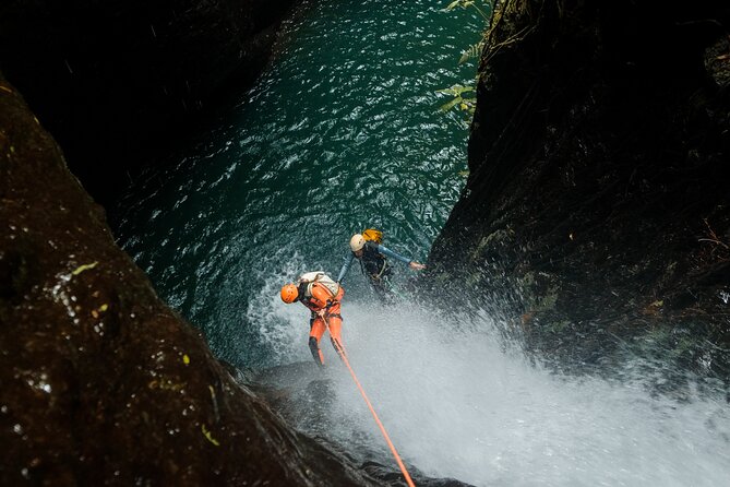 Intermediate canyoning trip in Bali "Aling Canyon" - What the descent actually includes