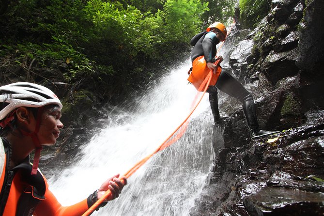 Intermediate canyoning trip in Bali " Samba canyon " - Why the scenery is as important as the action