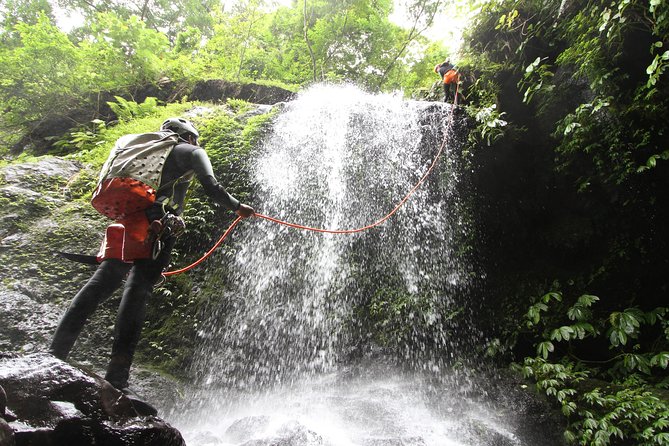 Intermediate canyoning trip in Bali " Samba canyon " - Lunch and the return to base camp