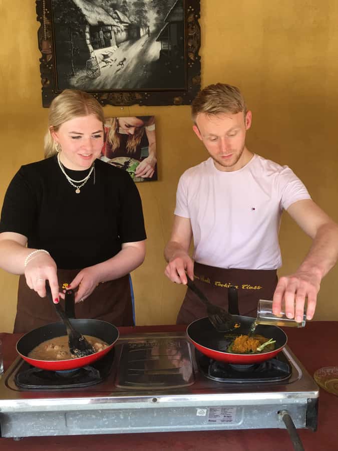 Jambangan bali cooking class with morning market tour - Cooking traditional Balinese food yourself