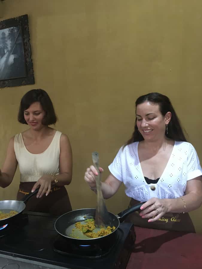 Jambangan bali cooking class with morning market tour - Walking through Kelabang Moding village