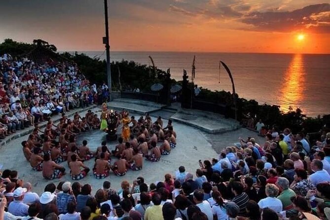 Kecak fire dance in Uluwatu - A private ride makes the evening easier
