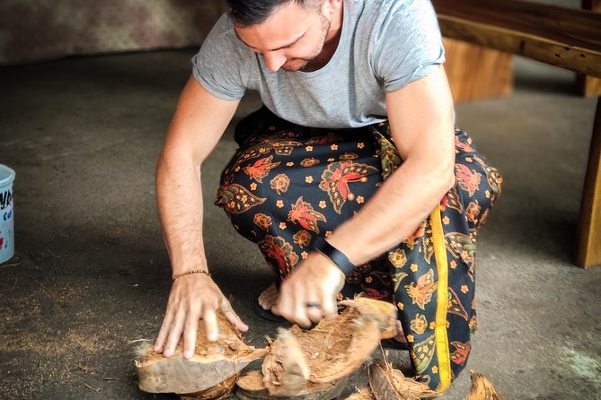 Make Traditional Bali Coconut Oil with a Balinese Family - Seeing everyday life beyond the kitchen