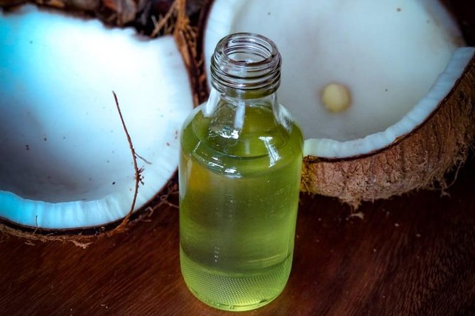 Make Traditional Bali Coconut Oil with a Balinese Family - The coconut scrub massage