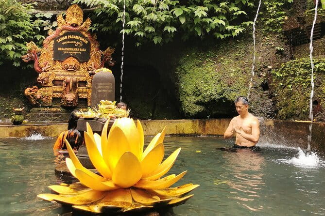 Melukat Purification Ceremony at Taman Pecampuhan Sala Temple - From temple entrance to sacred pools