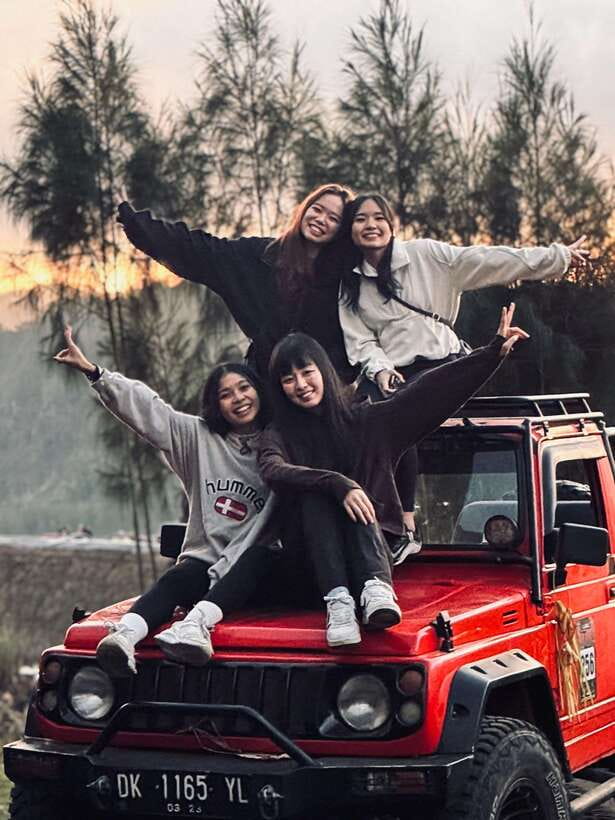 Mount Batur Sunset/Sunrise Jeep Tour & Natural Hot Springs - Soaking in the hot springs by Lake Batur