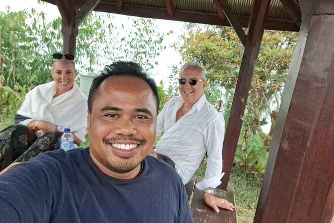 Munduk Car Hire with English Speaking Driver - Choosing between the Suzuki APV and Toyota Avanza