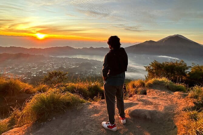 Munduk Twin Lake Jungle Hike, Ulun Danu Temple, & Waterfall - Group size, guides, and the overall pace