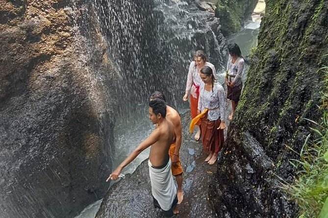 natural holy waterfalls healing tour. - Beji Griya Waterfall, about two hours of quiet and ceremony
