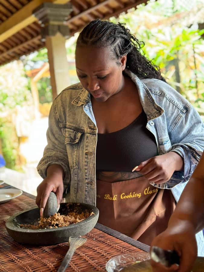 packages cooking class and romantic dinner in a local home - From Ubud to a traditional Balinese home