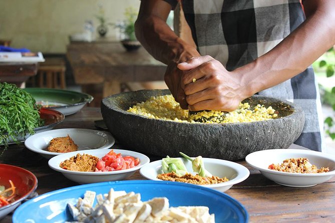 PRIVATE Balinese Cooking Class in Ubud with Dewa with Transfers - A family compound north of Ubud
