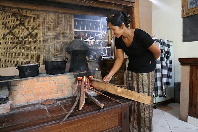 PRIVATE Balinese Cooking Class in Ubud with Dewa with Transfers - Lunch or dinner made by your own hands