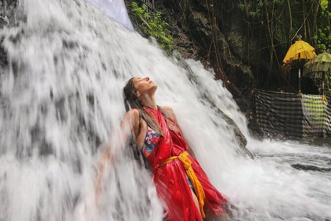 Private Balinese Purification in Holy Water at Temple with Local - Key points to know before you book