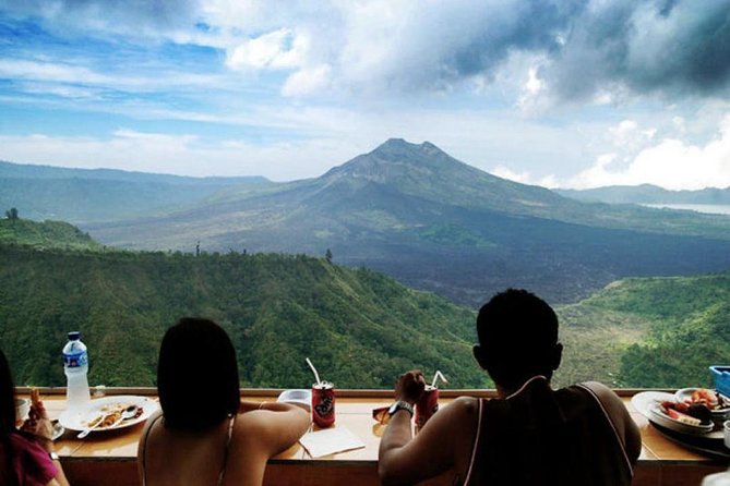Private Car Charter - Explore Best of Bali - Sacred Monkey Forest and the limits of the schedule