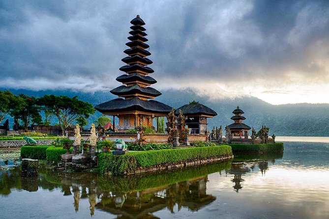 Private Full-Day West Bali Tour with Waterfall Visit - What the private vehicle changes