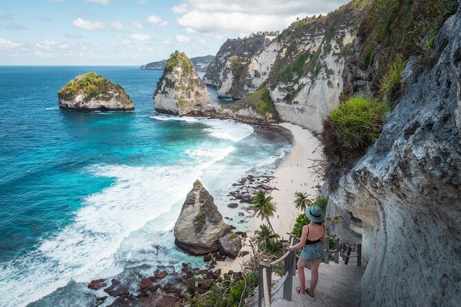 Private Tour: Nusa Penida DiamondBeach-Tree House EastSide Island - Raja Lima and the King Five view