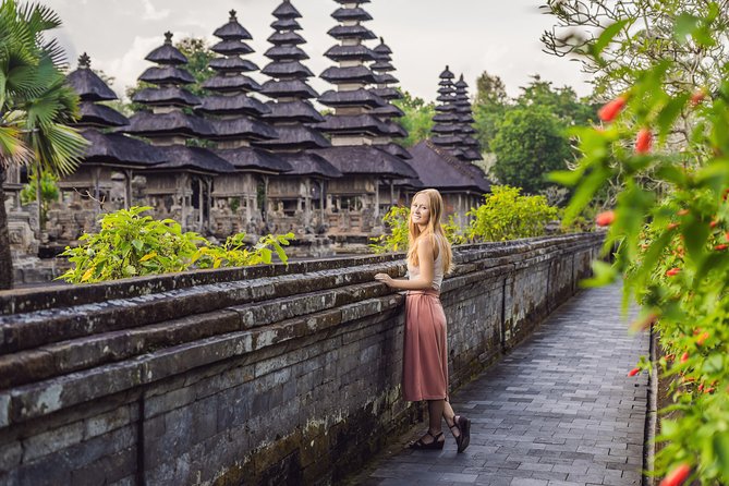Private Tour: Ubud and Tanah Lot Day Tour - Ubud Monkey Forest, one hour among macaques and stone figures