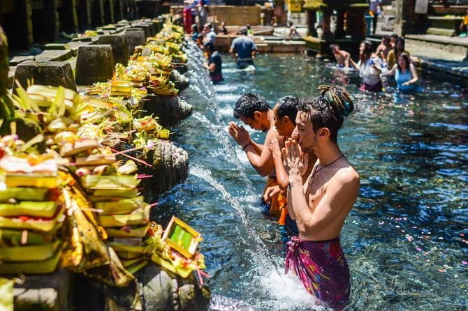 Shore Excursion Cruise Ship from Benoa and Celukan Bawang Port - The human factor: choosing the right guide