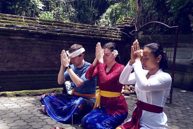 Soul Purification at Pura Mengening in Bali - Physical comfort, clothing, and temple etiquette