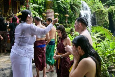 Taman Beji Griya Waterfall: Holy Bathing/Soul Retreat Ritual