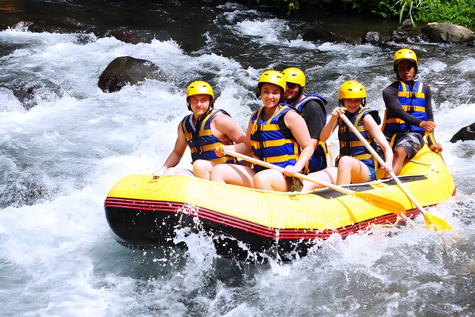 Telaga Waja Rafting Adventure: 3 Hours Rafting and All Inclusive - Practical packing advice for a wet river day
