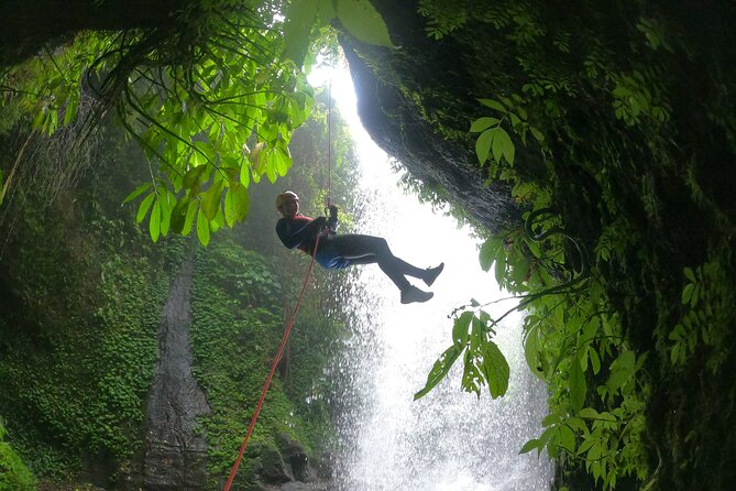 The Natural Canyoning in Alam Canyon - Key points at a glance