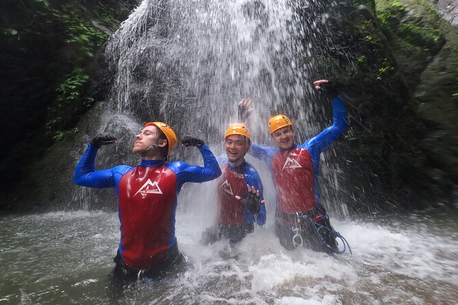 The Natural Canyoning in Alam Canyon - Why the setting is more than an adrenaline ride