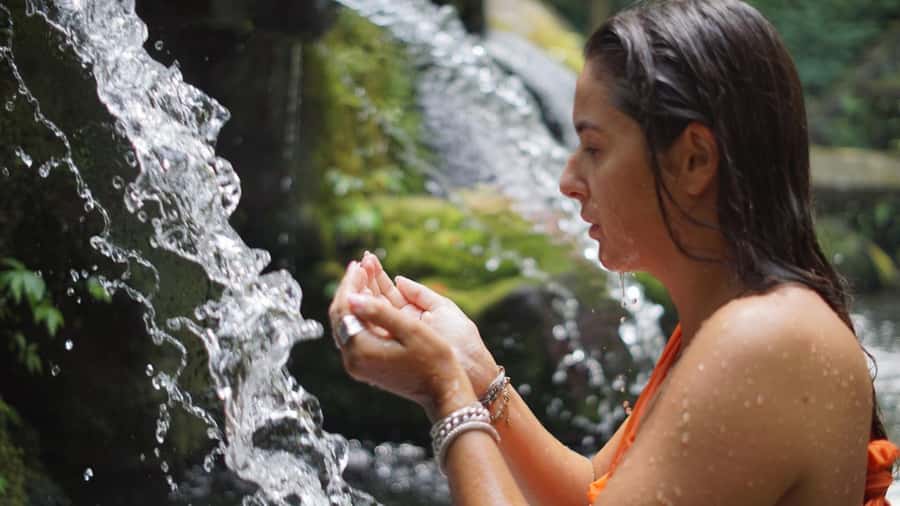 Tirta Empul Holy Water & Palm Reading – Private Tour - What to wear and bring for the water ritual