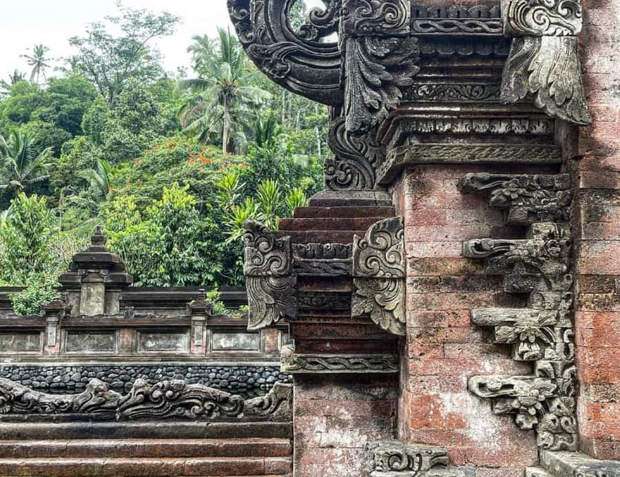 Tirta Empul: Temple Tour with Optional Spiritual Cleansing - What the $24 price really covers