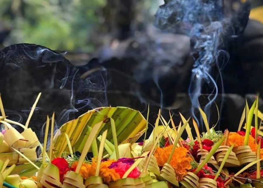 Tirta Empul: Temple Tour with Optional Spiritual Cleansing - The split gate and Nista Mandala