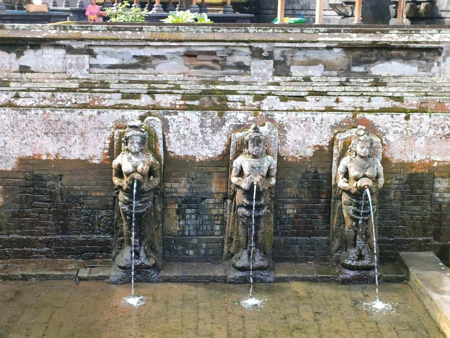 Tour the island of Bali with expert tour guides in Spanish. - Four Bali landmarks on one long private day