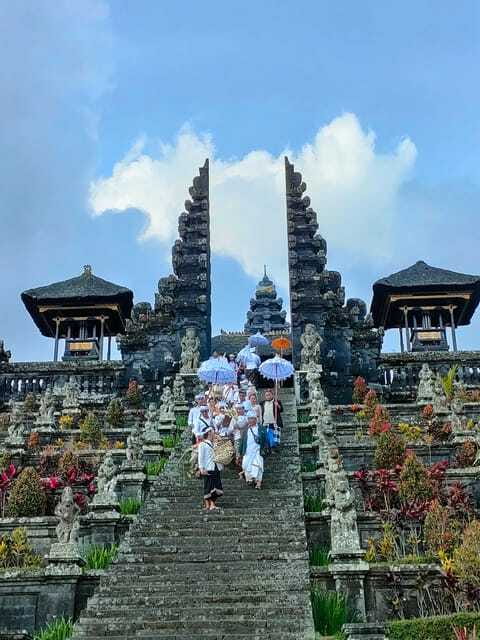 Tour the island of Bali with expert tour guides in Spanish. - The $123 price and what it really covers