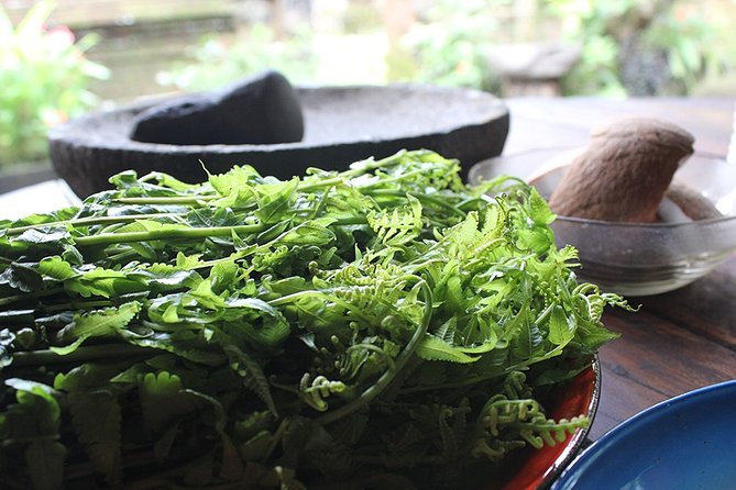 Traditional Balinese Meal in Ubud in Dewa's Family Village Home - The important dining custom