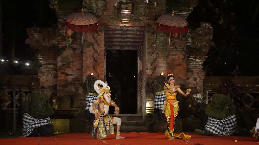 Ubud: ARMA Cultural Dance Performance Tickets - Kecak Dance and the famous chorus