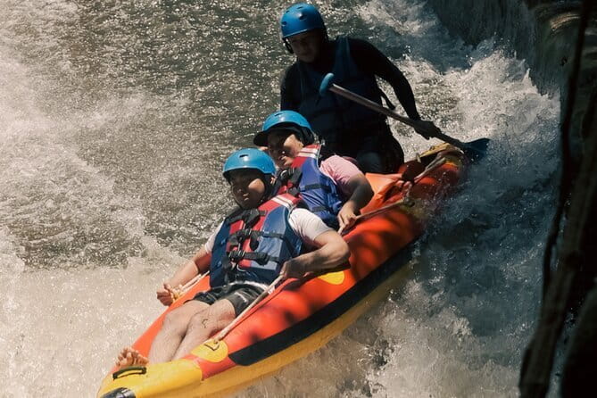 Ubud Ayung River Rafting with Meeting Point or Pickup - Lunch, Showers, and the Useful Extras