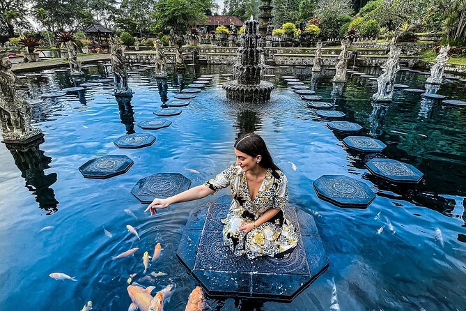 Ubud Bali Driver ( Bali Custom Tour ) - Uluwatu Temple and the cliff-top coast