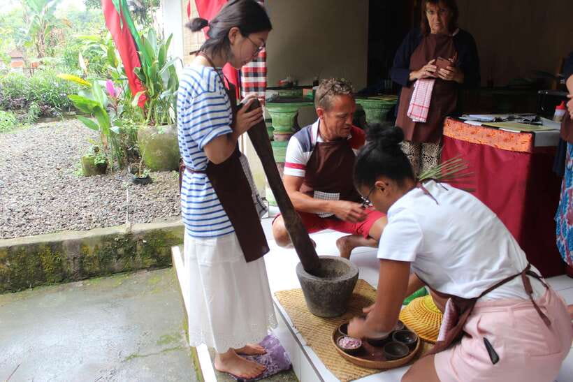 Ubud: Balinese Cooking Class and Market Tour - Rice paddies and the meaning of rice