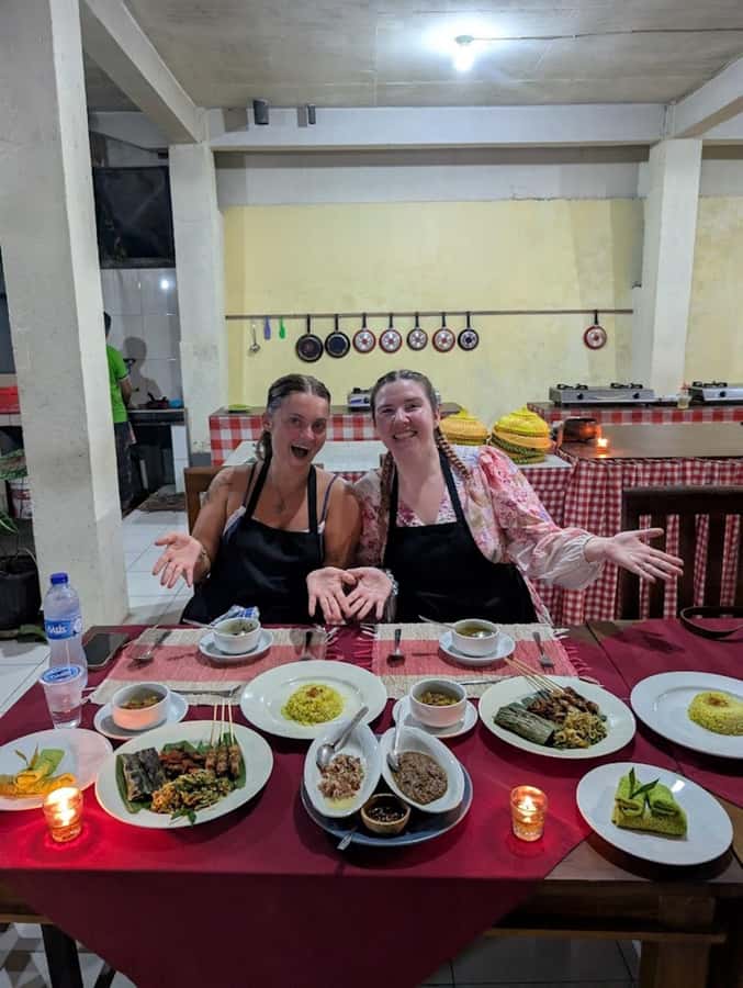 Ubud: Balinese Cooking Class, Rice Field & Market Tour - Making Base Gede and cooking the Balinese menu