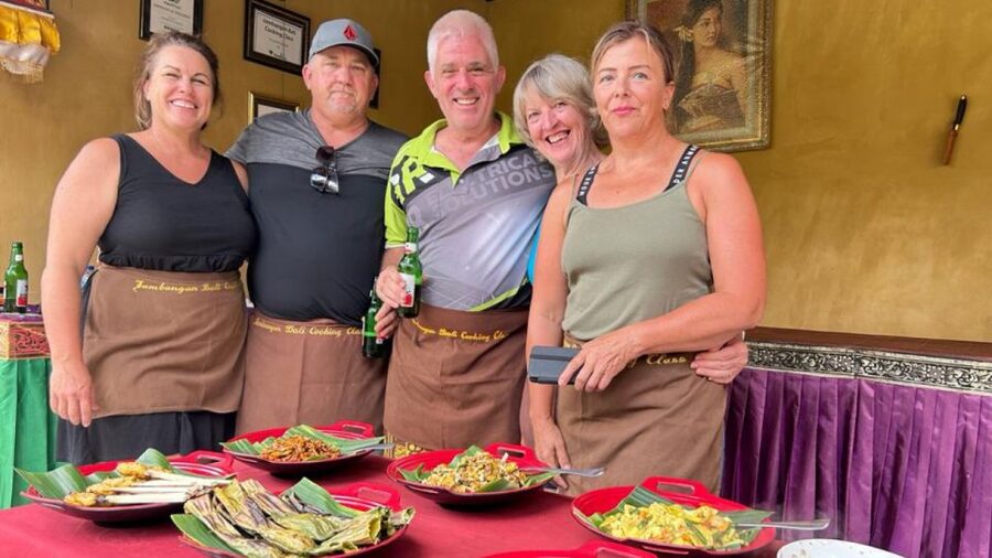 Ubud: Balinese Cooking Class with Hotel Transfers - Cooking inside a Balinese family home
