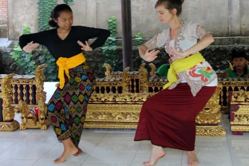 Ubud: Balinese Dance Class All Level with Pro Instructor - Why Balinese Dance Tells Stories With the Whole Body