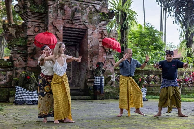 Ubud: Balinese Dance Class All Level with Pro Instructor - Starting With Posture, Hands, and Facial Expression